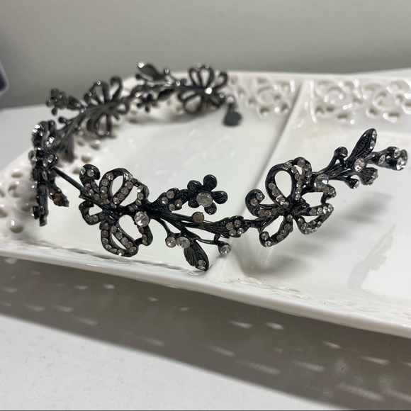 Vera Wang White - Garland Headband in Antique Crystal - Picture 7 of 11